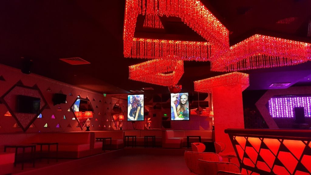 Diamond-Club-Predeal-Design-Interior-Designer-Florin-Ignat-canapele-Candelabre-lampadare-Signa-Design-Solutions-club-design-mobilier-bar-baruri-led-1