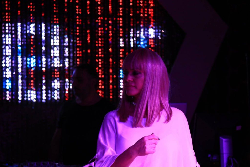 Diamond-Club-Predeal-Design-Interior-Designer-Florin-Ignat-canapele-Candelabre-lampadare-Signa-Design-Solutions-club-design-mobilier-bar-baruri-led-1